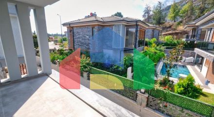 Вилла планировки 3+1 в районе Кемер - Анталия