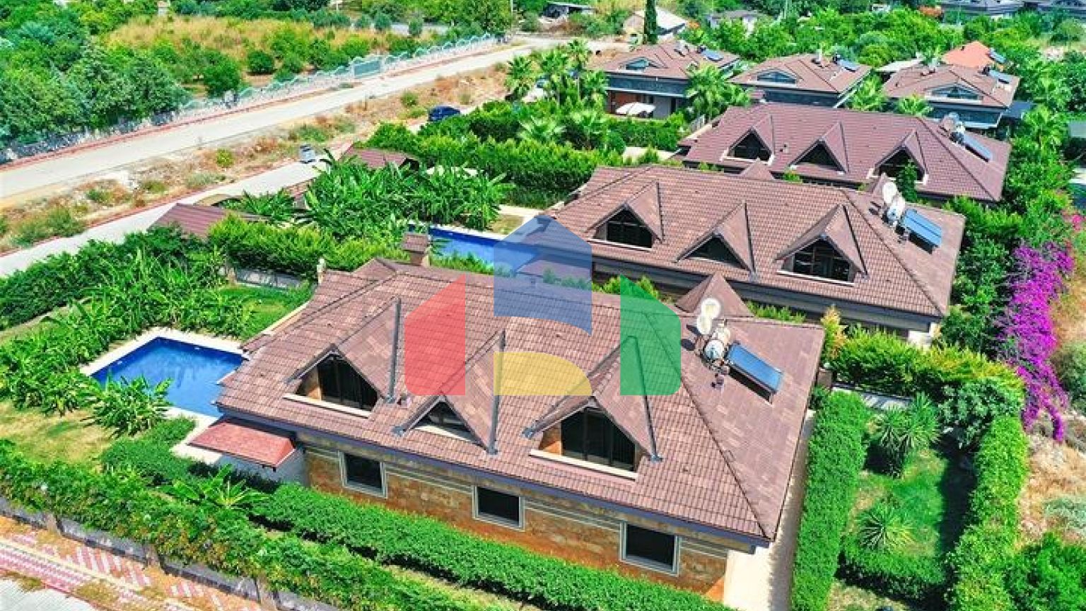 Вилла планировки 4+1 в районе Кемер - Анталия