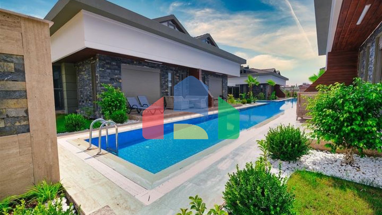 Таунхаус  планировки 3+1 в районе Кемер - Анталия