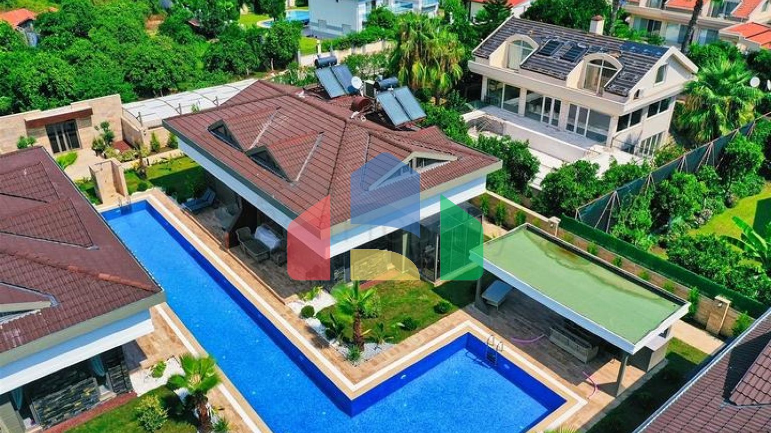 Таунхаус  планировки 3+1 в районе Кемер - Анталия