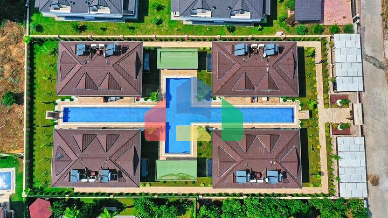 Таунхаус  планировки 3+1 в районе Кемер - Анталия