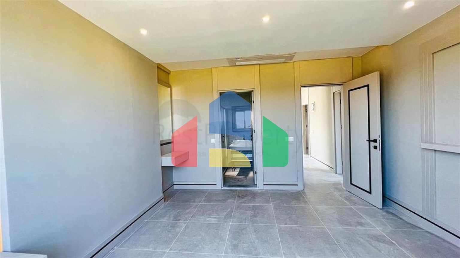 Чудова вілла планування 4 + 1 в районі Кемер - Анталія