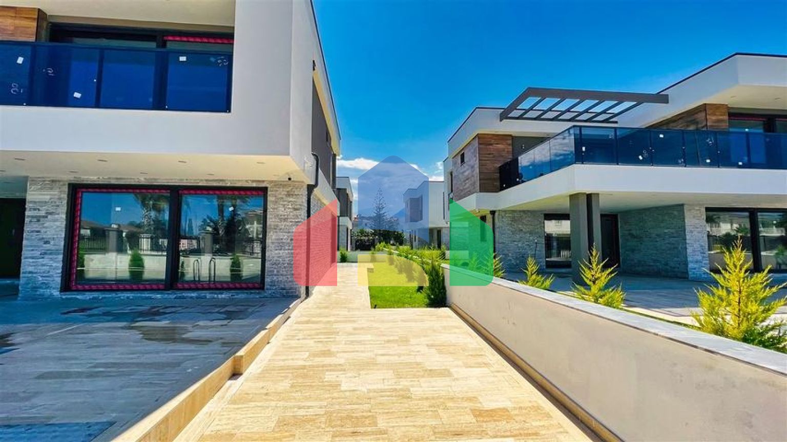 Чудова вілла планування 4 + 1 в районі Кемер - Анталія