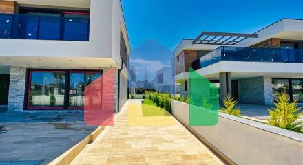 Чудова вілла планування 4 + 1 в районі Кемер - Анталія