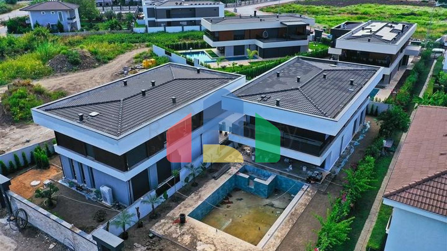 Вилла планировки 4+1 в районе Кемер - Анталия