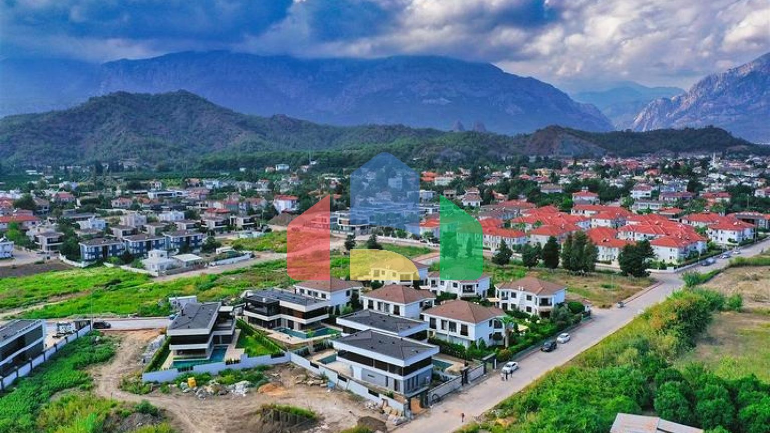 Вилла планировки 4+1 в районе Кемер - Анталия