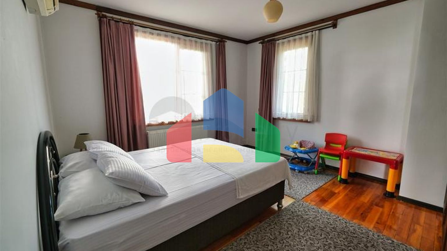 Вилла планировки 6+1 в районе Кемер - Анталия