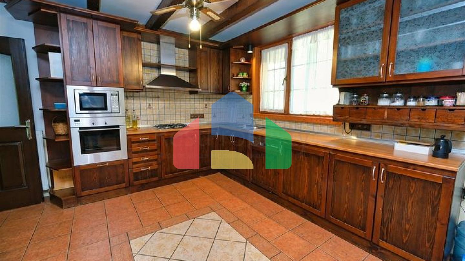 Вилла планировки 6+1 в районе Кемер - Анталия