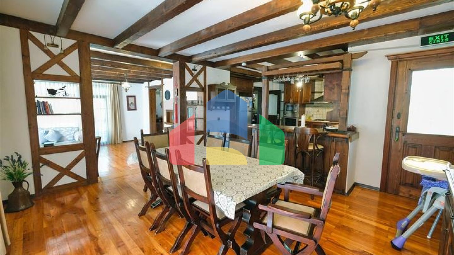 Вилла планировки 6+1 в районе Кемер - Анталия