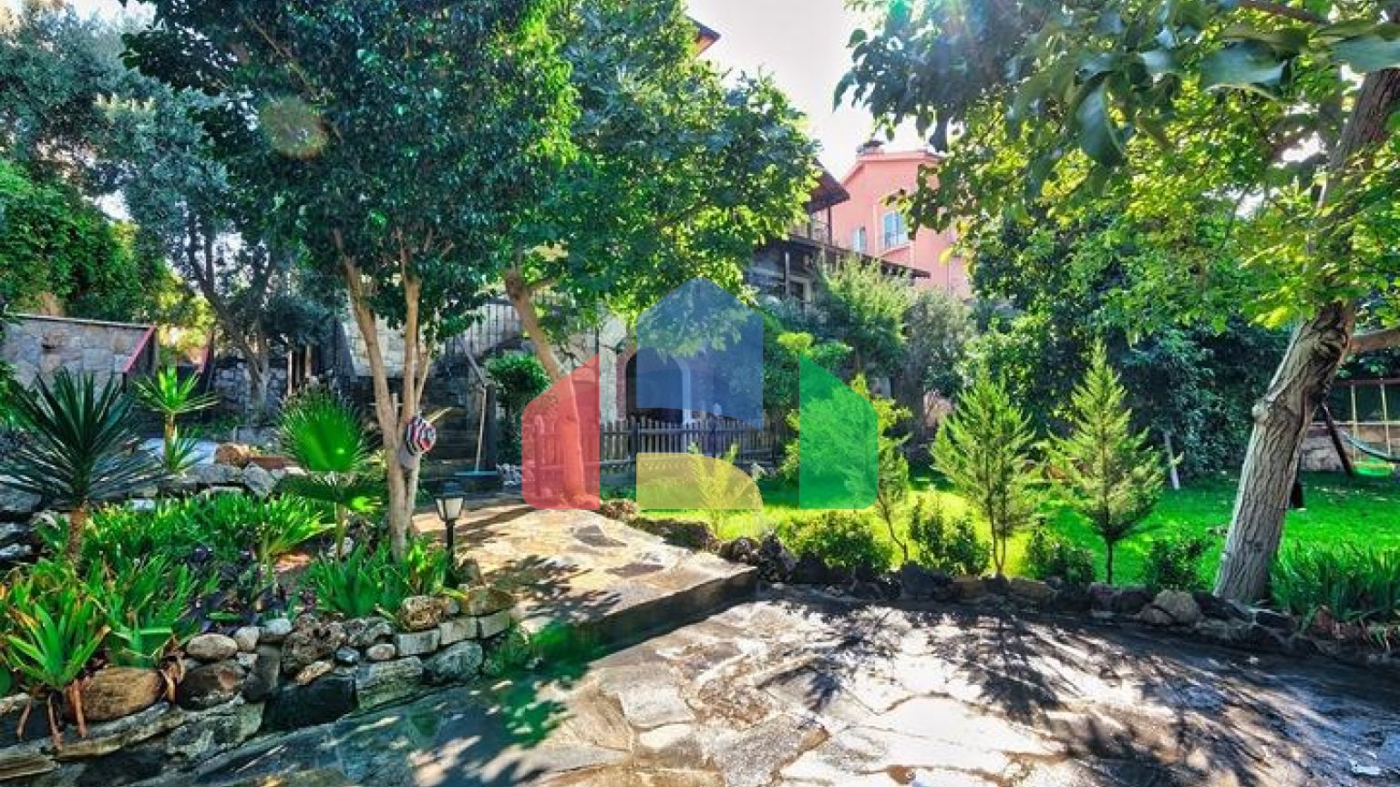 Вилла планировки 6+1 в районе Кемер - Анталия