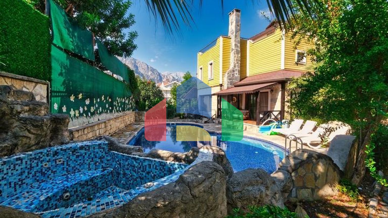 Вилла планировки 6+1 в районе Кемер - Анталия