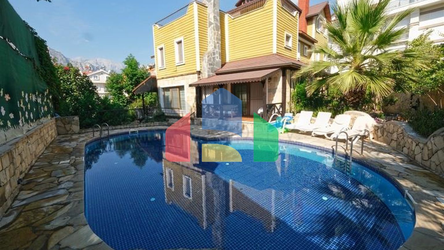 Вилла планировки 6+1 в районе Кемер - Анталия