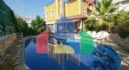 Вилла планировки 6+1 в районе Кемер - Анталия