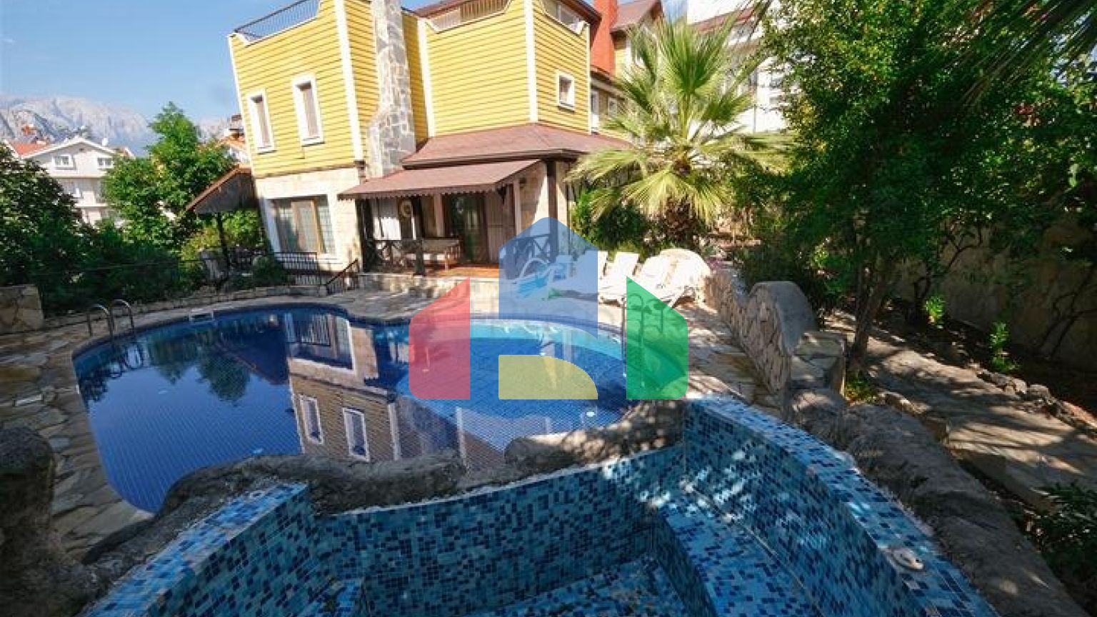 Вилла планировки 6+1 в районе Кемер - Анталия