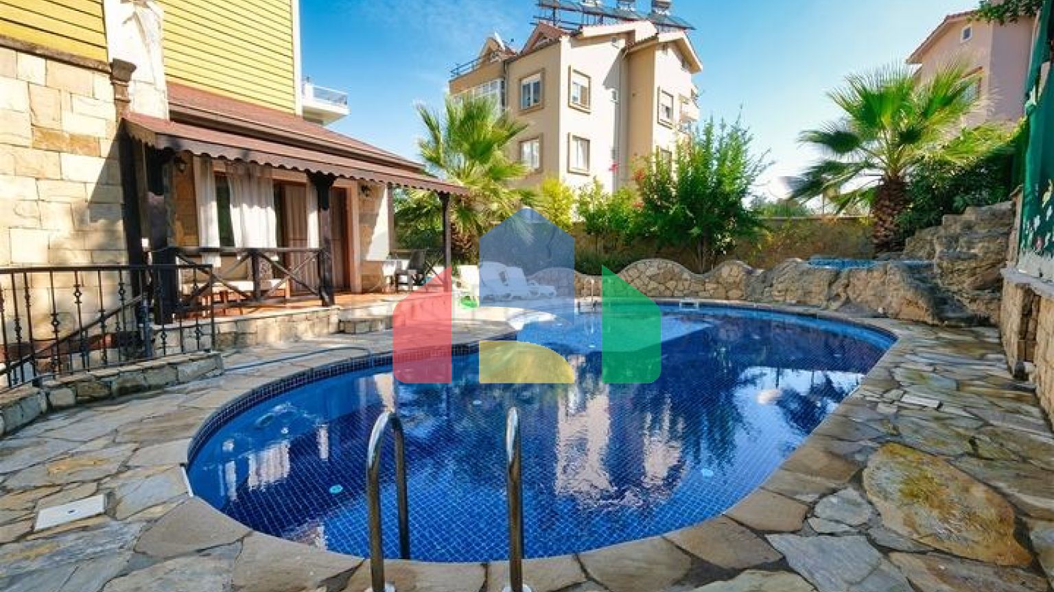 Вилла планировки 6+1 в районе Кемер - Анталия