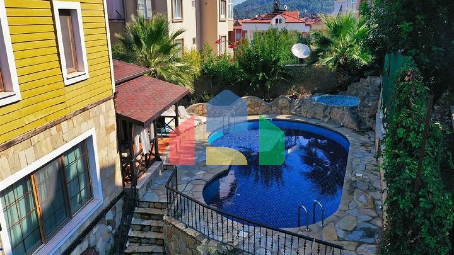 Вилла планировки 6+1 в районе Кемер - Анталия