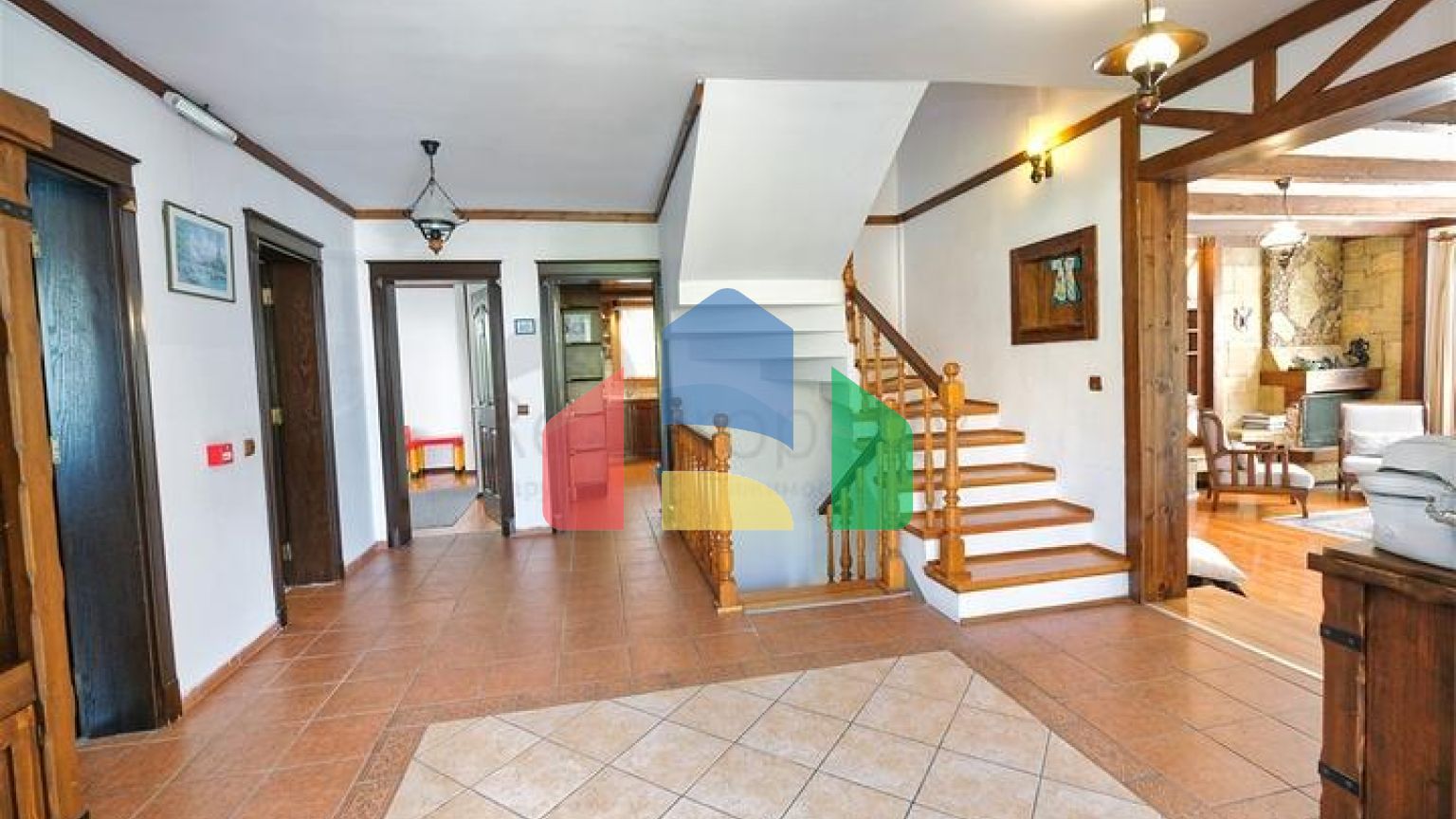 Вилла планировки 6+1 в районе Кемер - Анталия