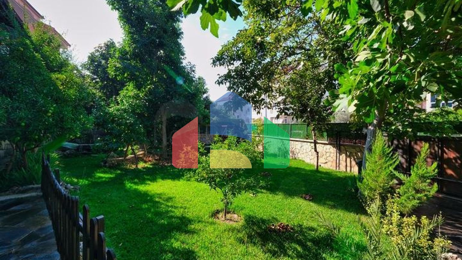 Вилла планировки 6+1 в районе Кемер - Анталия