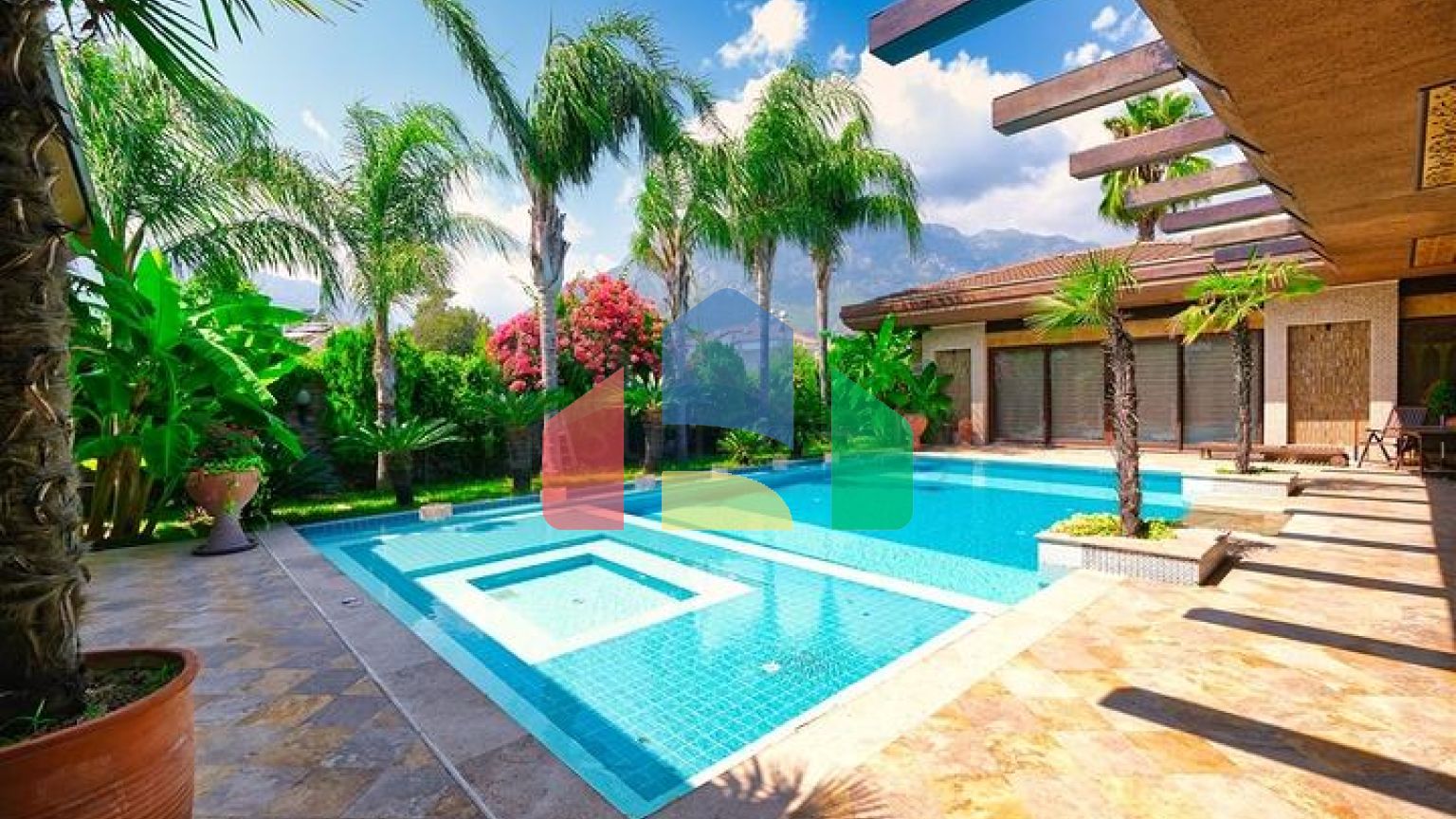 Вилла планировки 5+1 в районе Кемер - Анталия