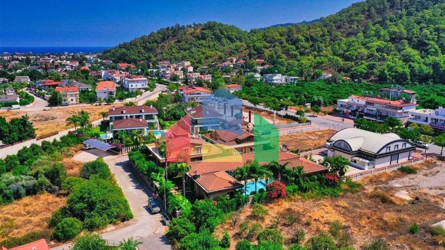 Вилла планировки 5+1 в районе Кемер - Анталия