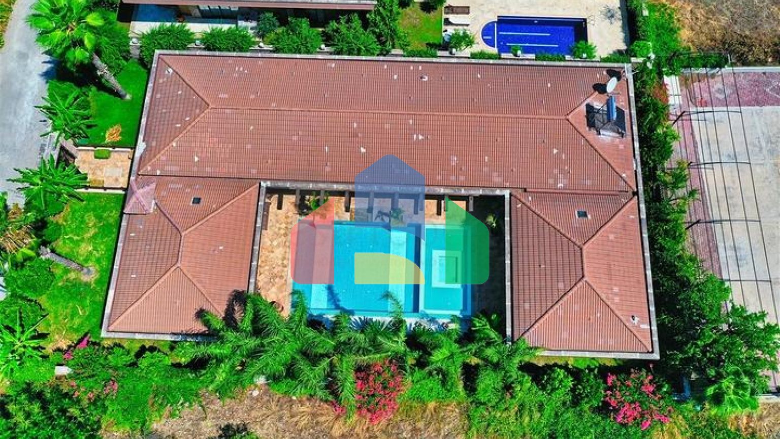 Вилла планировки 5+1 в районе Кемер - Анталия