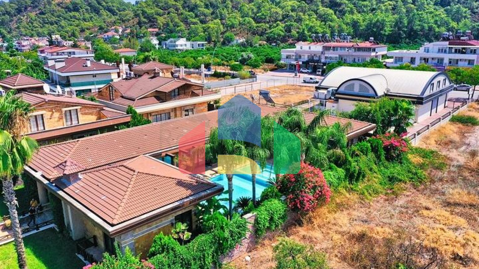 Вилла планировки 5+1 в районе Кемер - Анталия