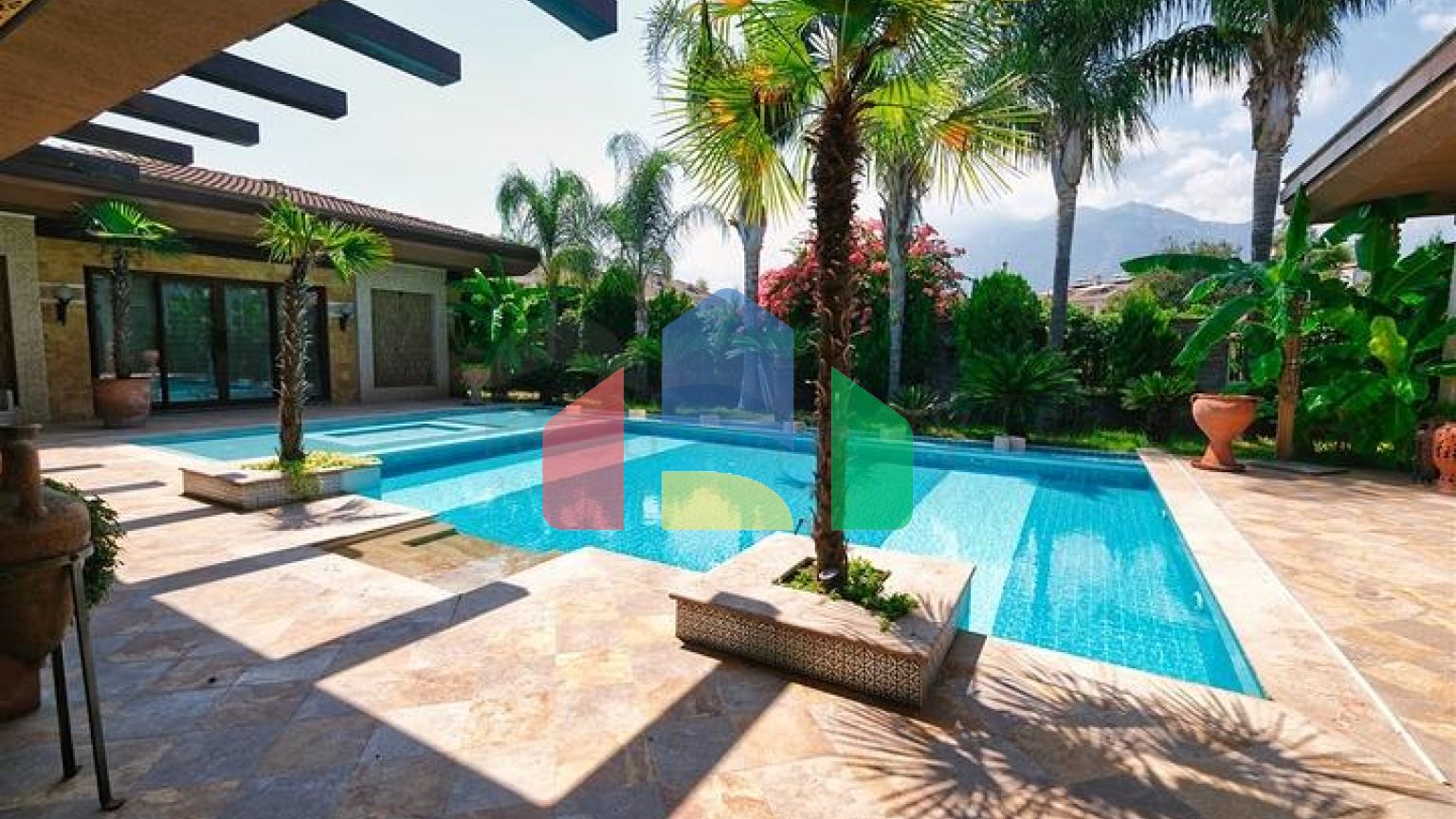 Вилла планировки 5+1 в районе Кемер - Анталия