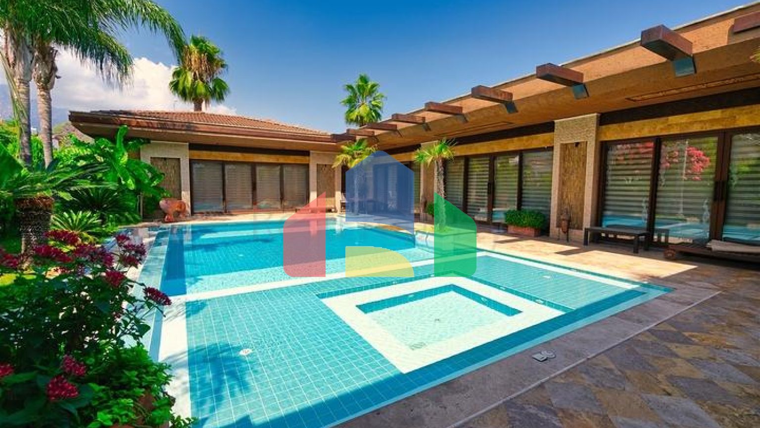 Вилла планировки 5+1 в районе Кемер - Анталия