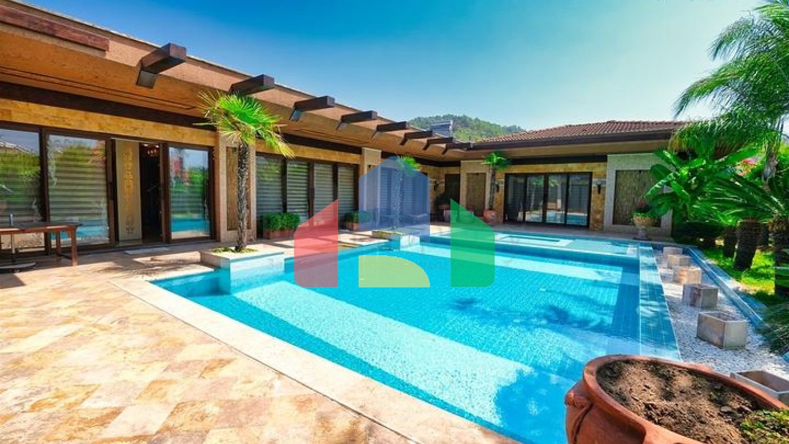 Вилла планировки 5+1 в районе Кемер - Анталия