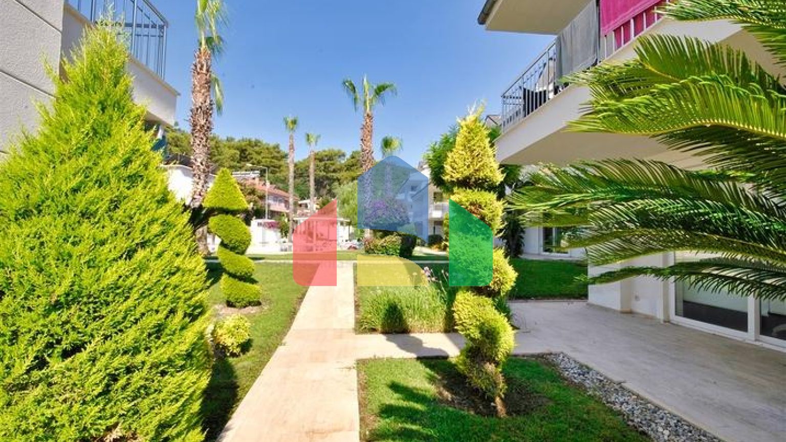 Квартира планування 2 + 1 дуплекс в районі Кемер-Анталія