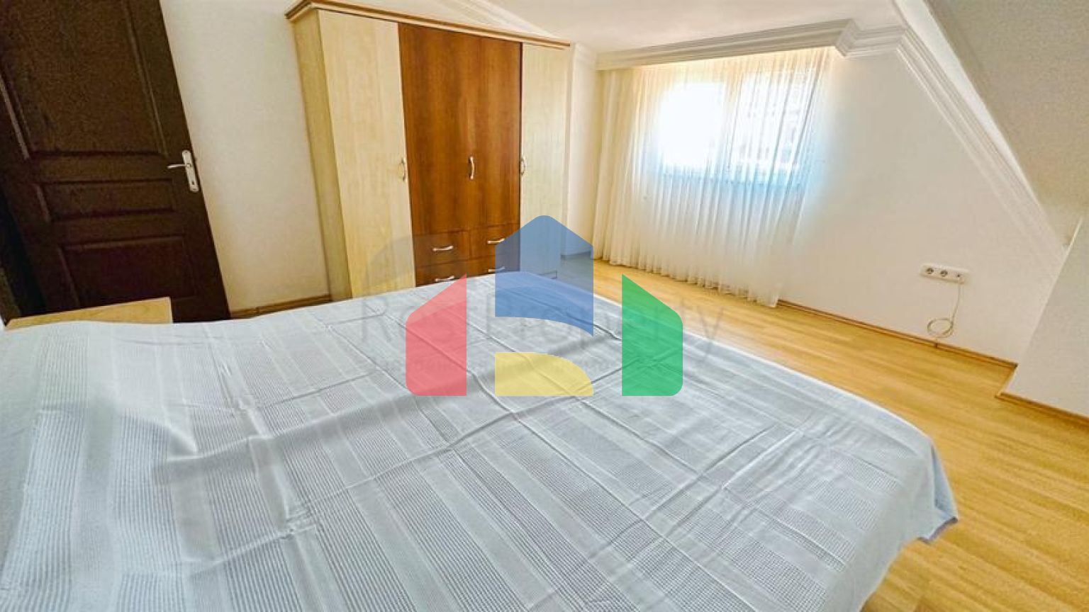 Квартира планировки 2+1 дуплекс в районе Кемер - Анталия