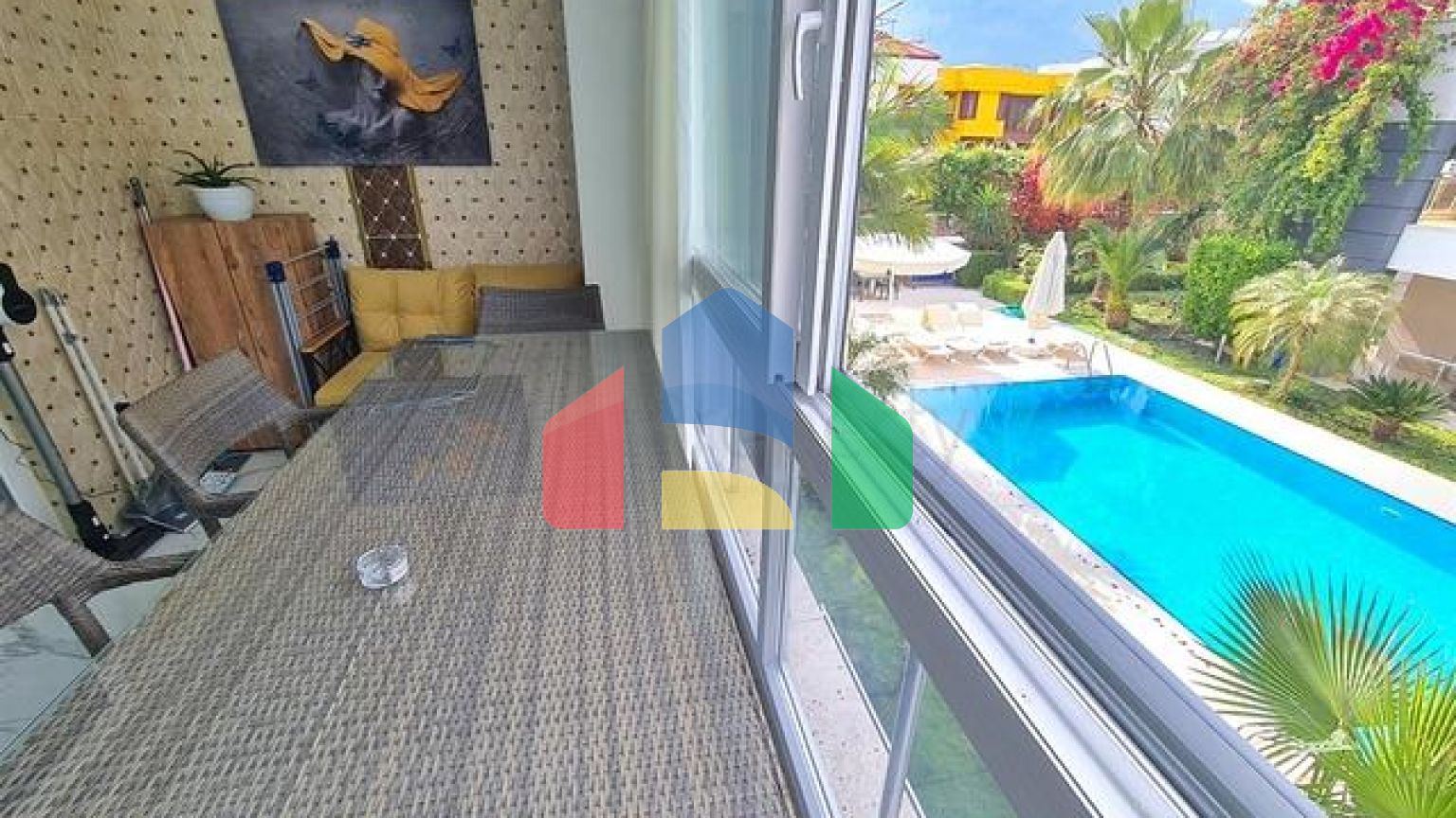 Квартира планировки 4+1 дуплекс в районе Кемер - Анталия