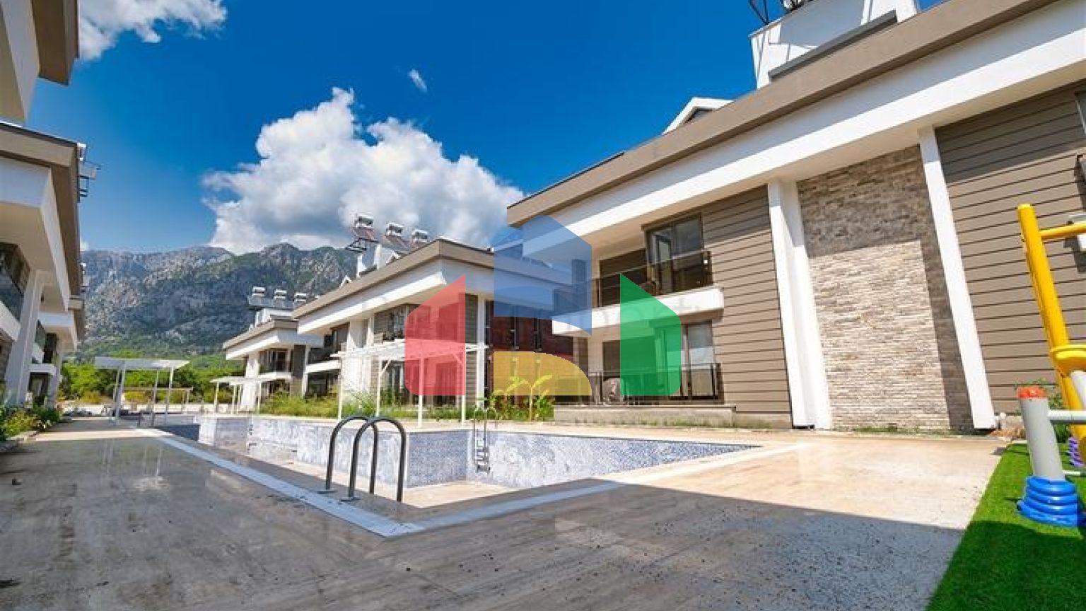 Квартира планировки 2+1 в районе Кемер - Анталия