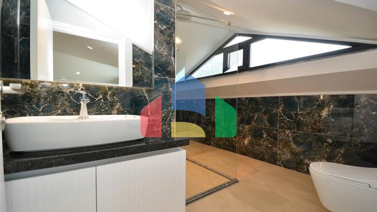 Виллы планировки 4+2 и 9+3 в районе Кемер - Анталия