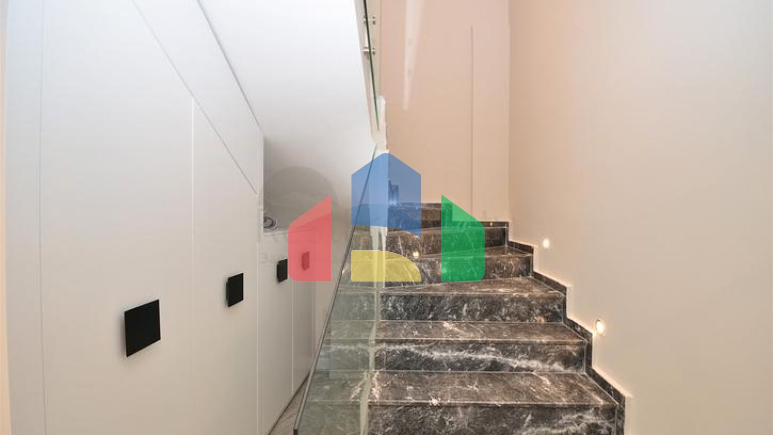 Виллы планировки 4+2 и 9+3 в районе Кемер - Анталия