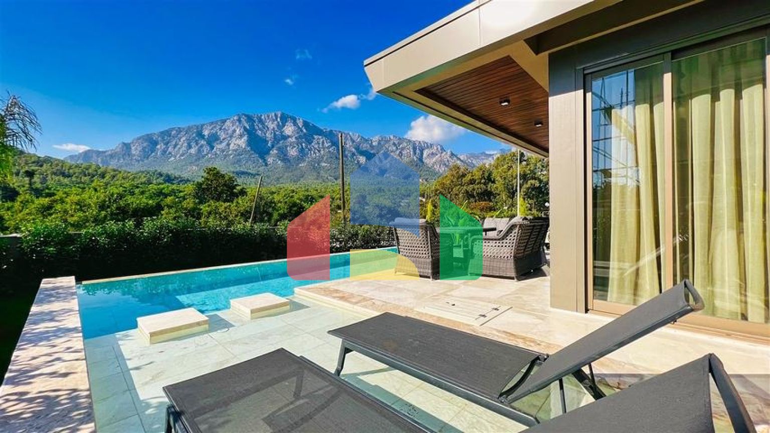 Виллы планировки 3+1 в престижном районе Кемер - Анталия