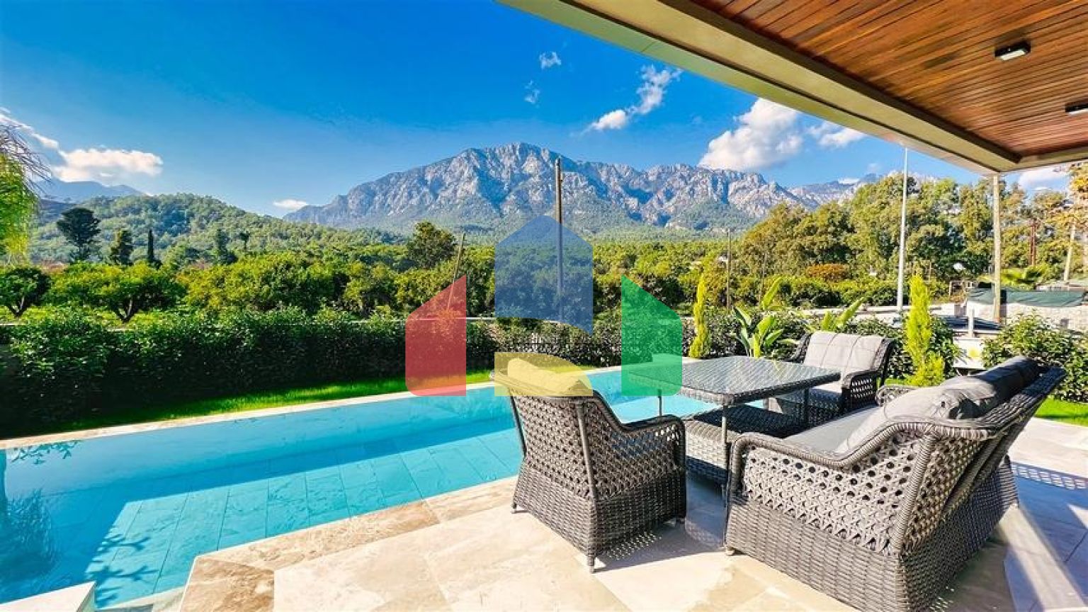 Виллы планировки 3+1 в престижном районе Кемер - Анталия