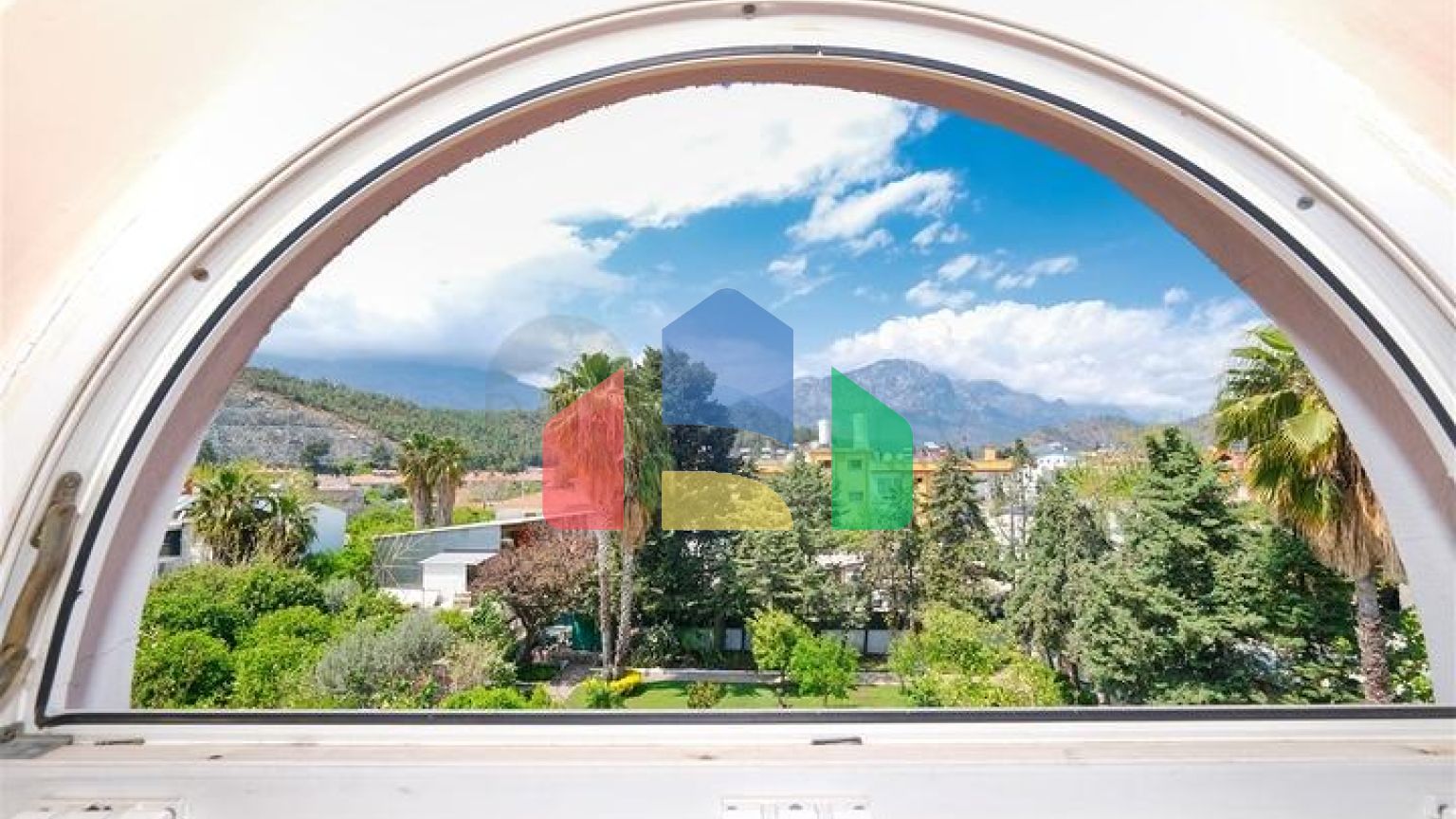 Вілла планування 4 + 2 в районі Кемер-Анталія