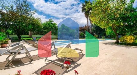 Вілла планування 4 + 2 в районі Кемер-Анталія