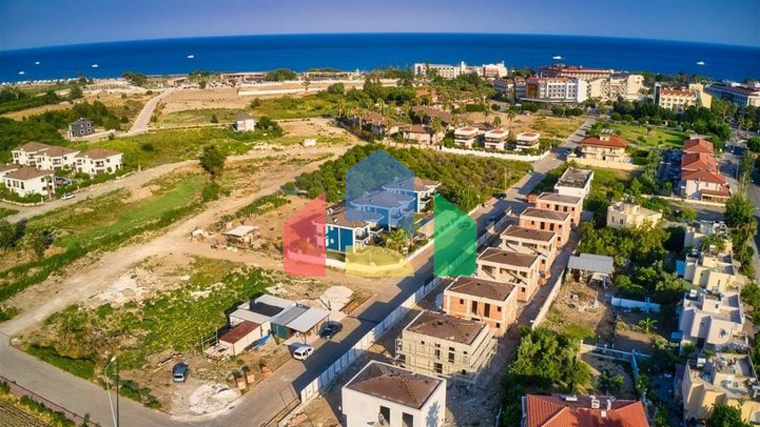 Вілли в мікрорайоні Чамюва, Кемер-Анталія .