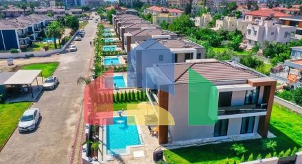 Вілли в мікрорайоні Чамюва, Кемер-Анталія .