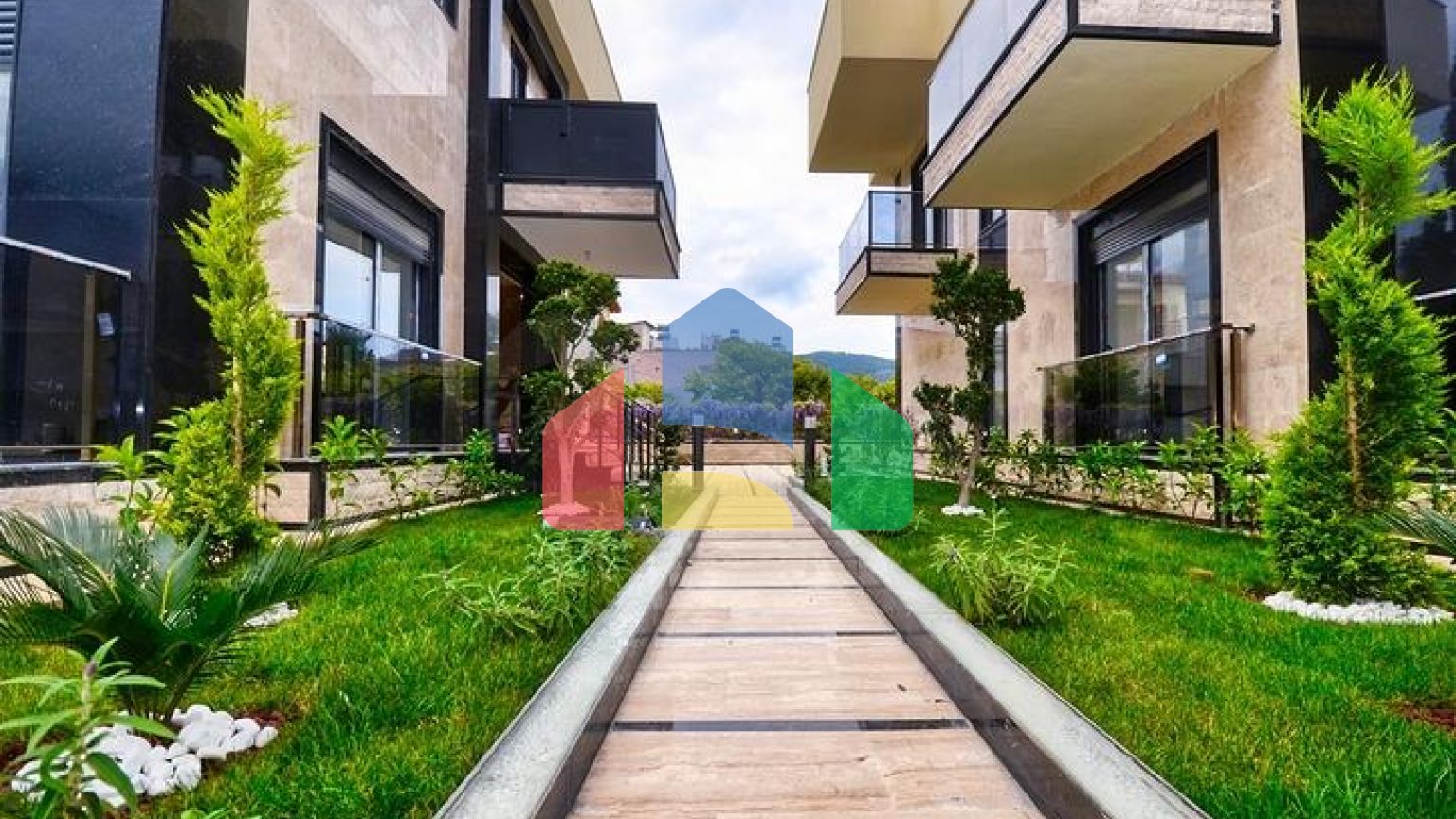 Вілли планування 4 + 1 в районі Кемер - Анталія