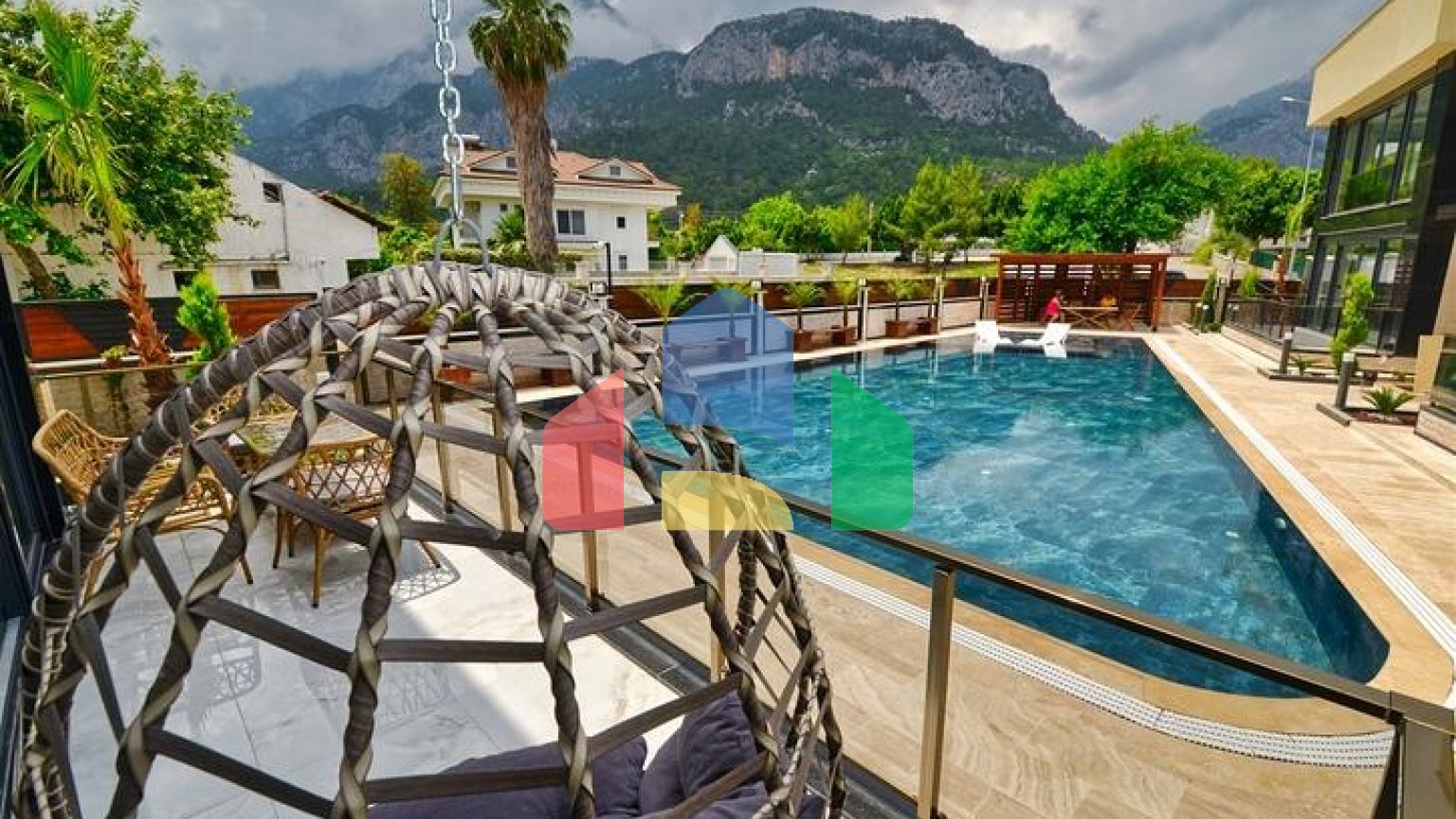 Вілли планування 4 + 1 в районі Кемер - Анталія