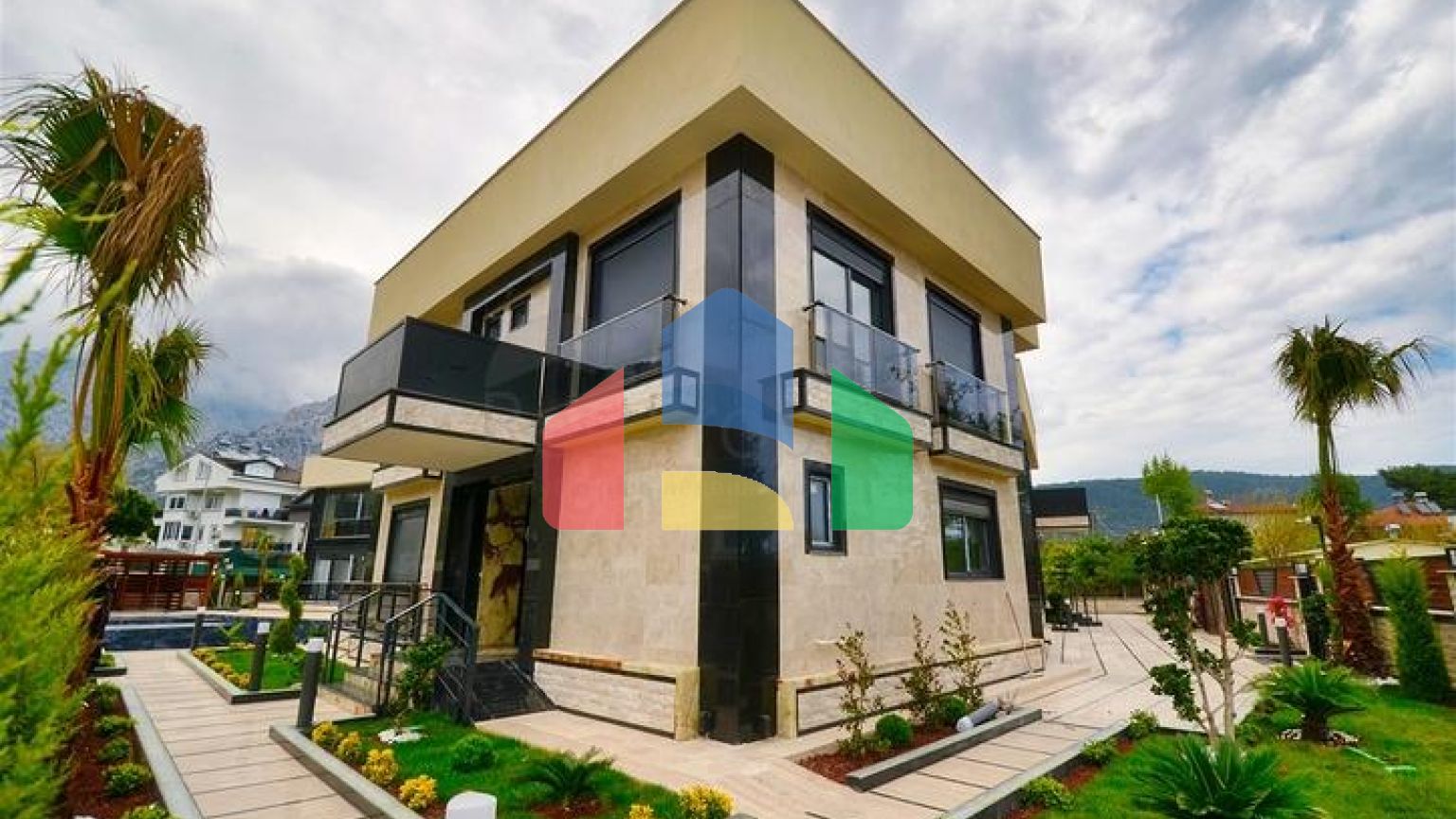 Вілли планування 4 + 1 в районі Кемер - Анталія