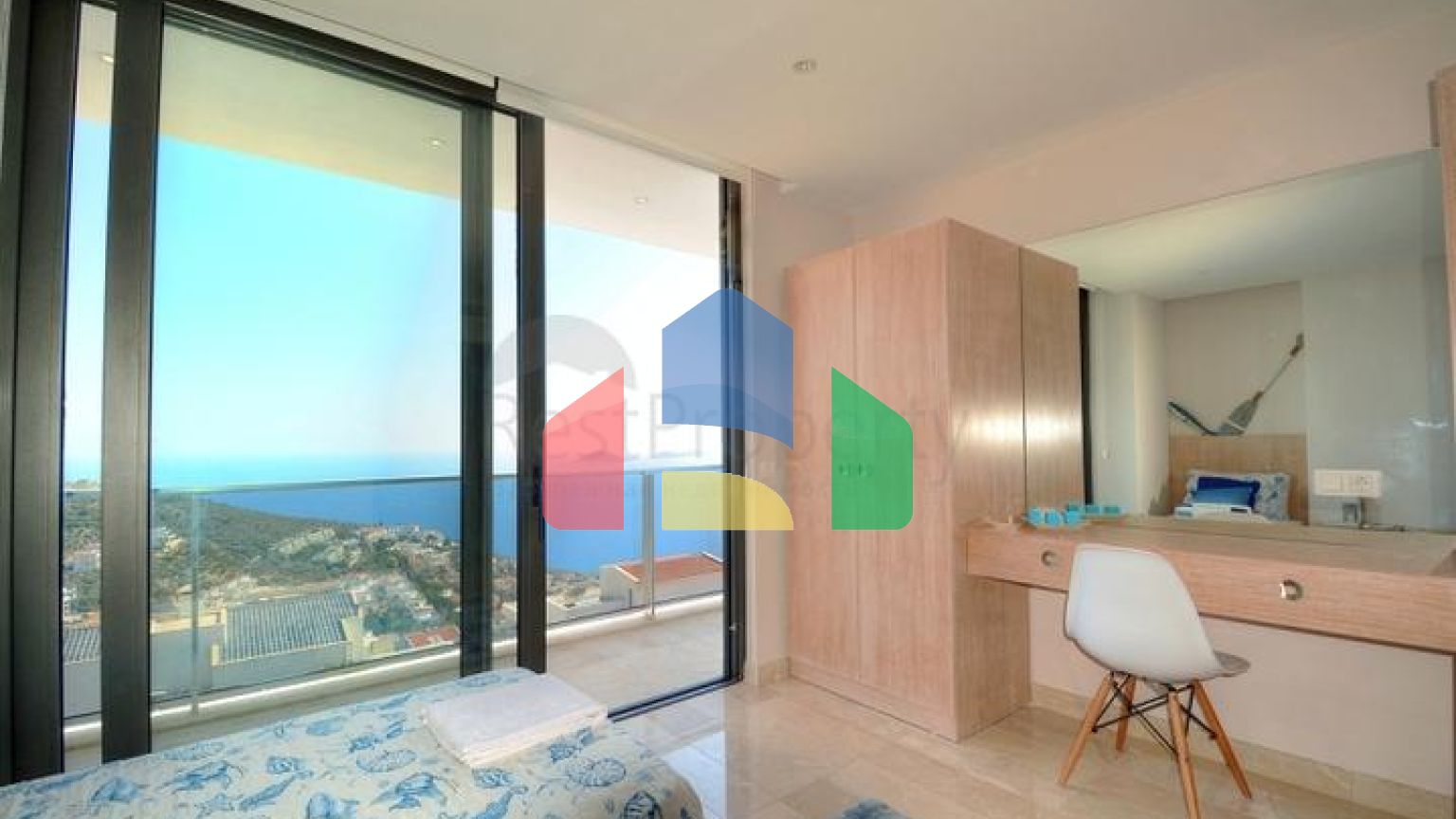 Великолепная вилла с видом на море в Калкане