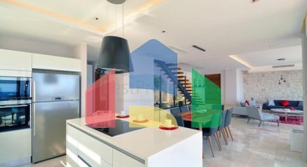 Великолепная вилла с видом на море в Калкане Великолепная вилла с видом на море в Калкане