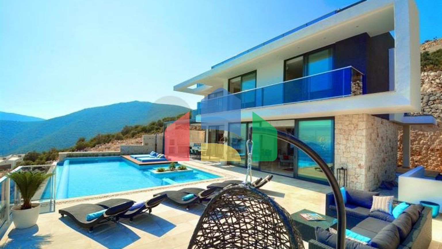 Великолепная вилла с видом на море в Калкане