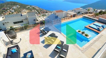 Великолепная вилла с видом на море в Калкане Великолепная вилла с видом на море в Калкане