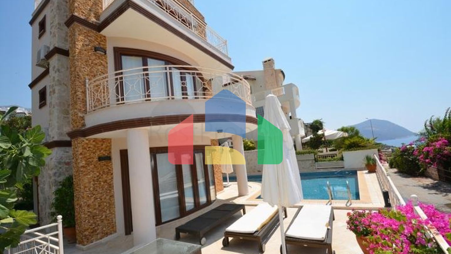 Прекрасная вилла с видом на море в районе Каламар, Калкан