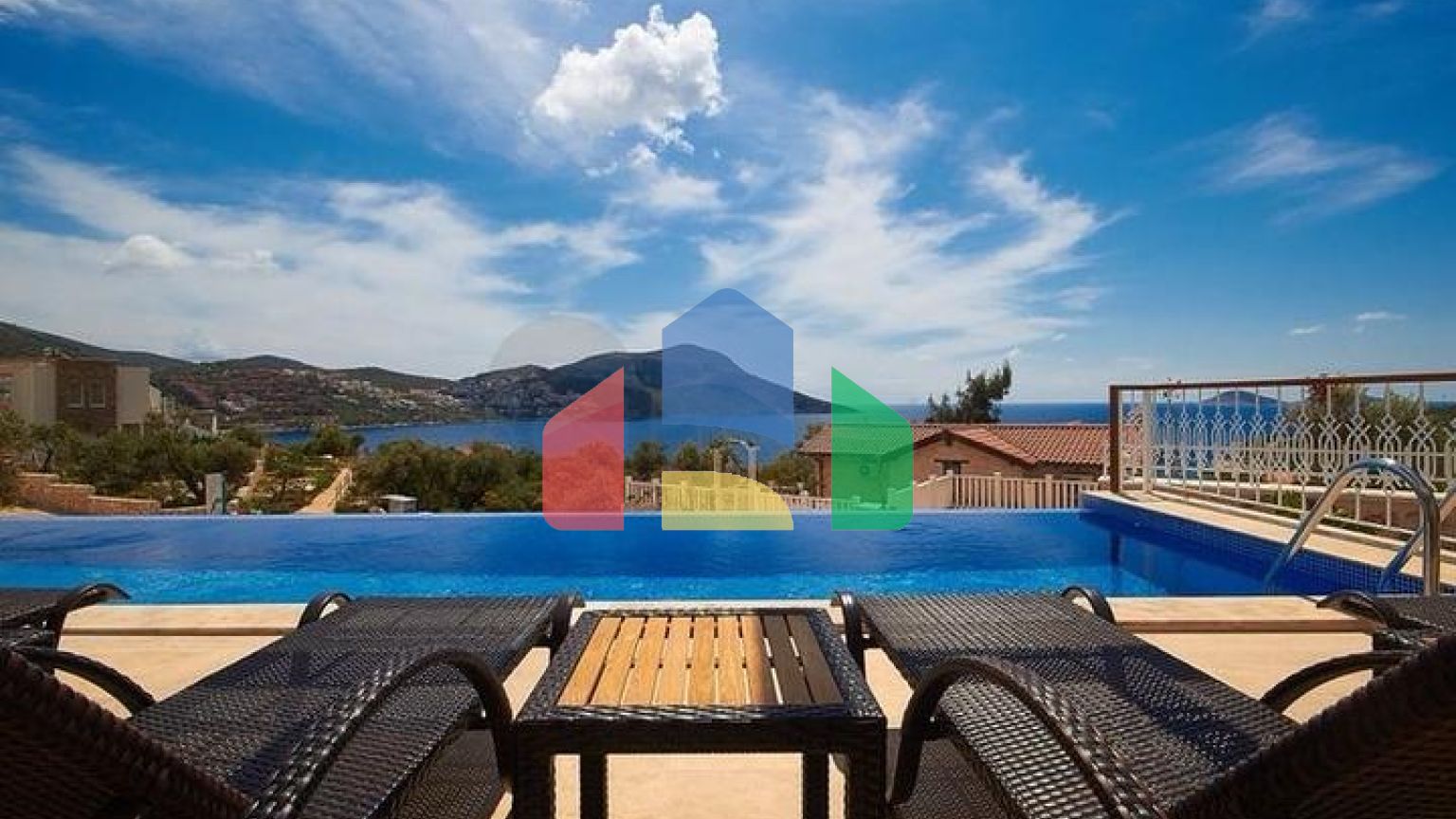 Вилла 4+1 с видом на море в Калкане